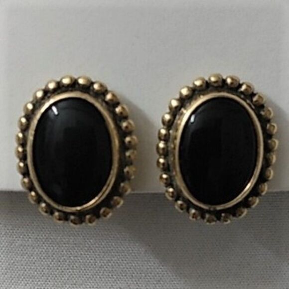 Vintage Napier Gold Tone Black Oval Stone Screw Back Clip Earrings - Picture 1 of 6